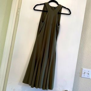 Ralph Lauren women’s dress. Fitted bodice and waist with wavy flare. size XS